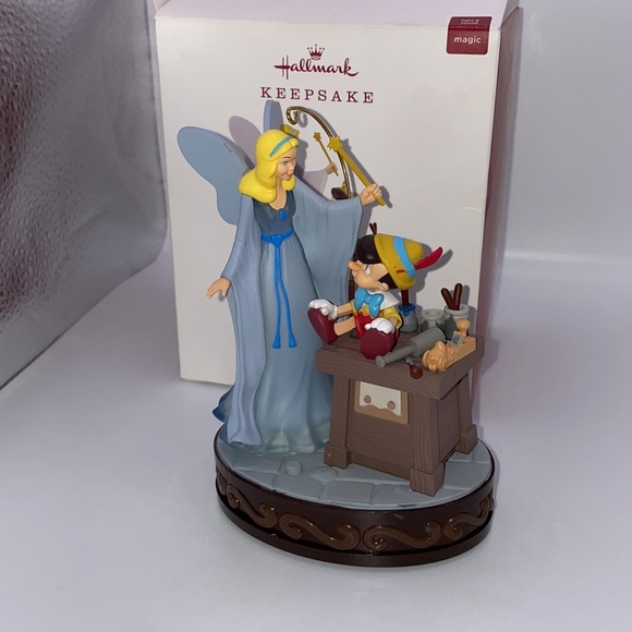 Hallmark Disney Pinocchio - Picture 3 of 4